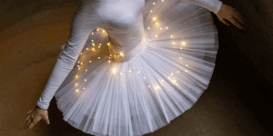 Weihnachtsgrüsse Ballerina mit lichterkette auf Tutu